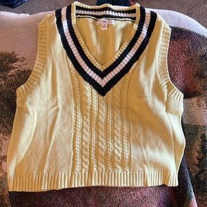 Brass Plum, by Nordstrom. Knitwear vest size small.